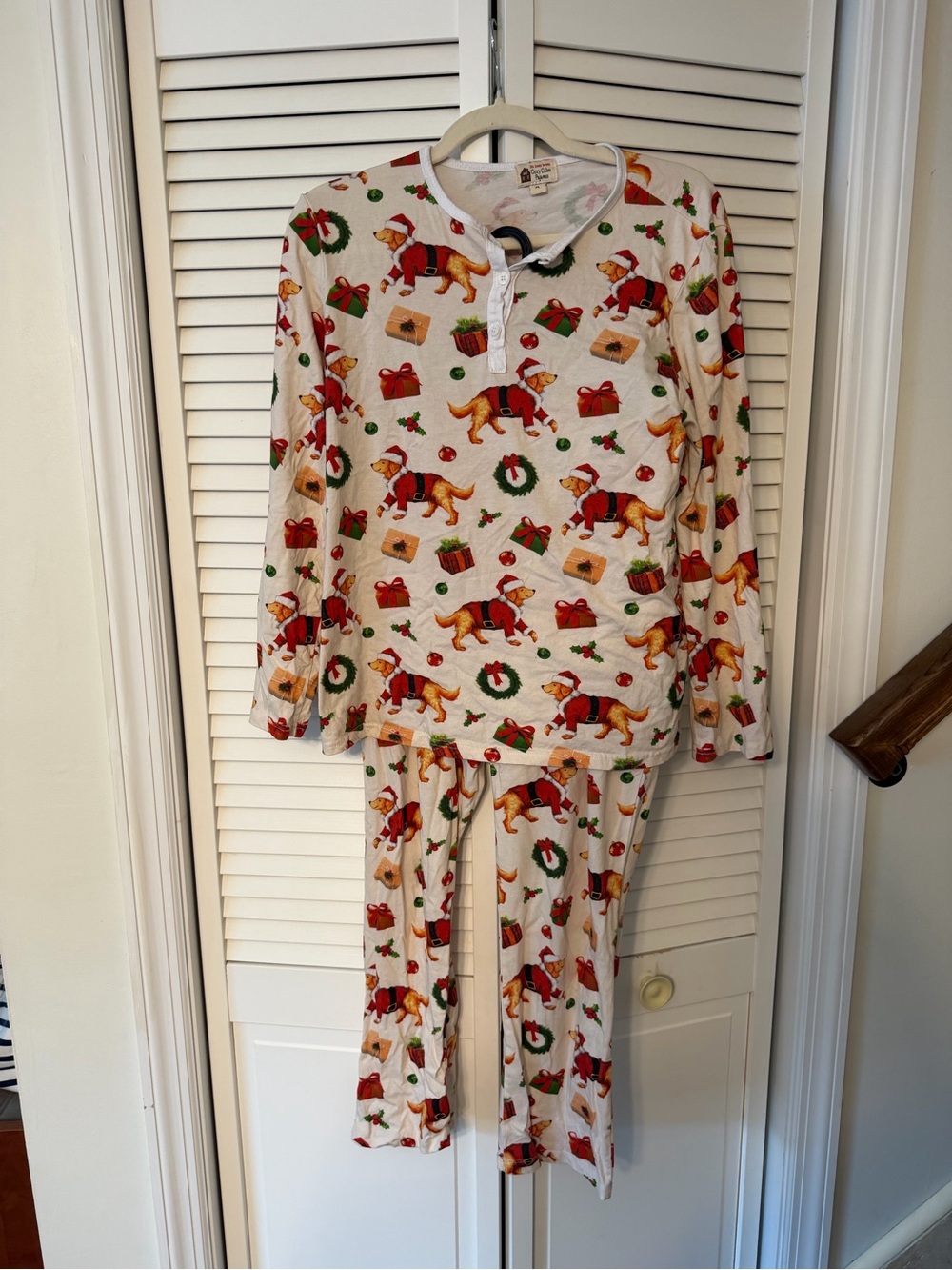 Kiel James Patrick Red & Green Holiday Dog Print Pajama Set